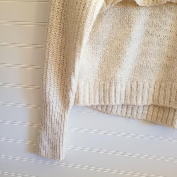 Wild Fable Sweater Womens Large Cream Ruffle Front Cropped Pullover Cozy Soft - Picture 2 of 8